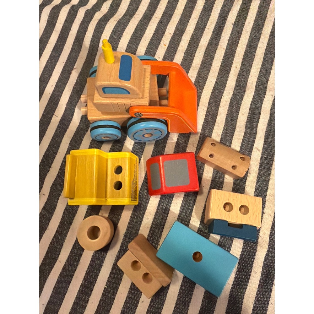 EverEarth Wooden Construction Vehicle Building Blocks Modular Toy Set Toddler